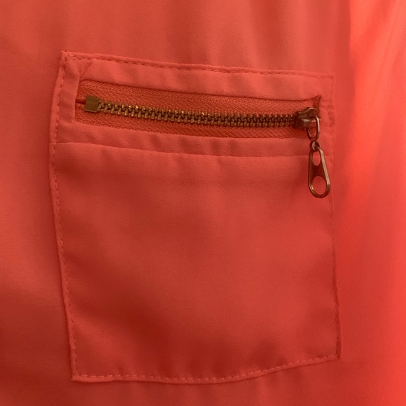 Sleeveless shirt - Picture 5 of 6